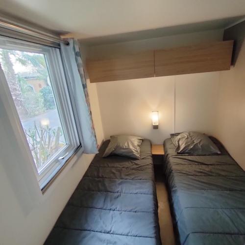 Cottage Familial 12p  chambre 2 lits gauche