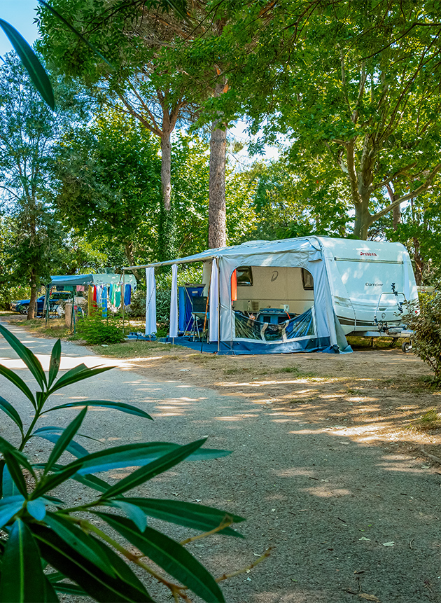 emplacement camping les pecheurs var