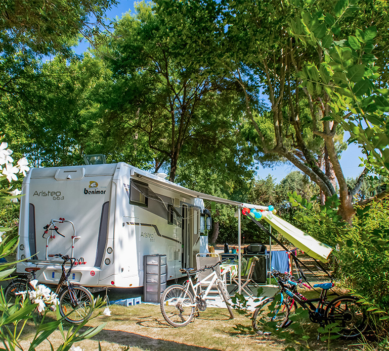 emplacements spacieux avec acces a l electricite