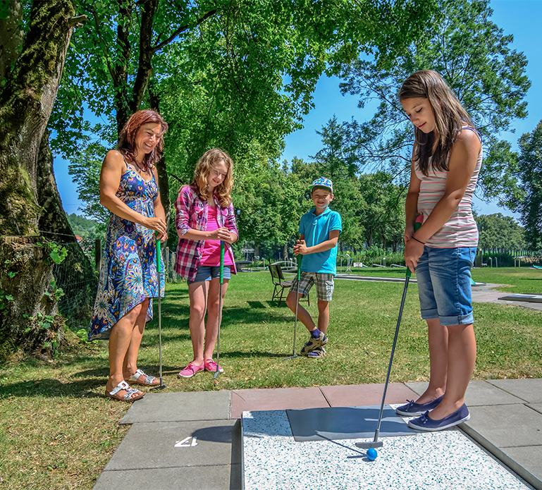 family mini-golf